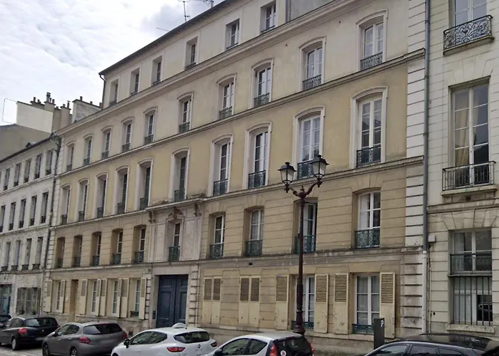 Le Grand Carre Versailles